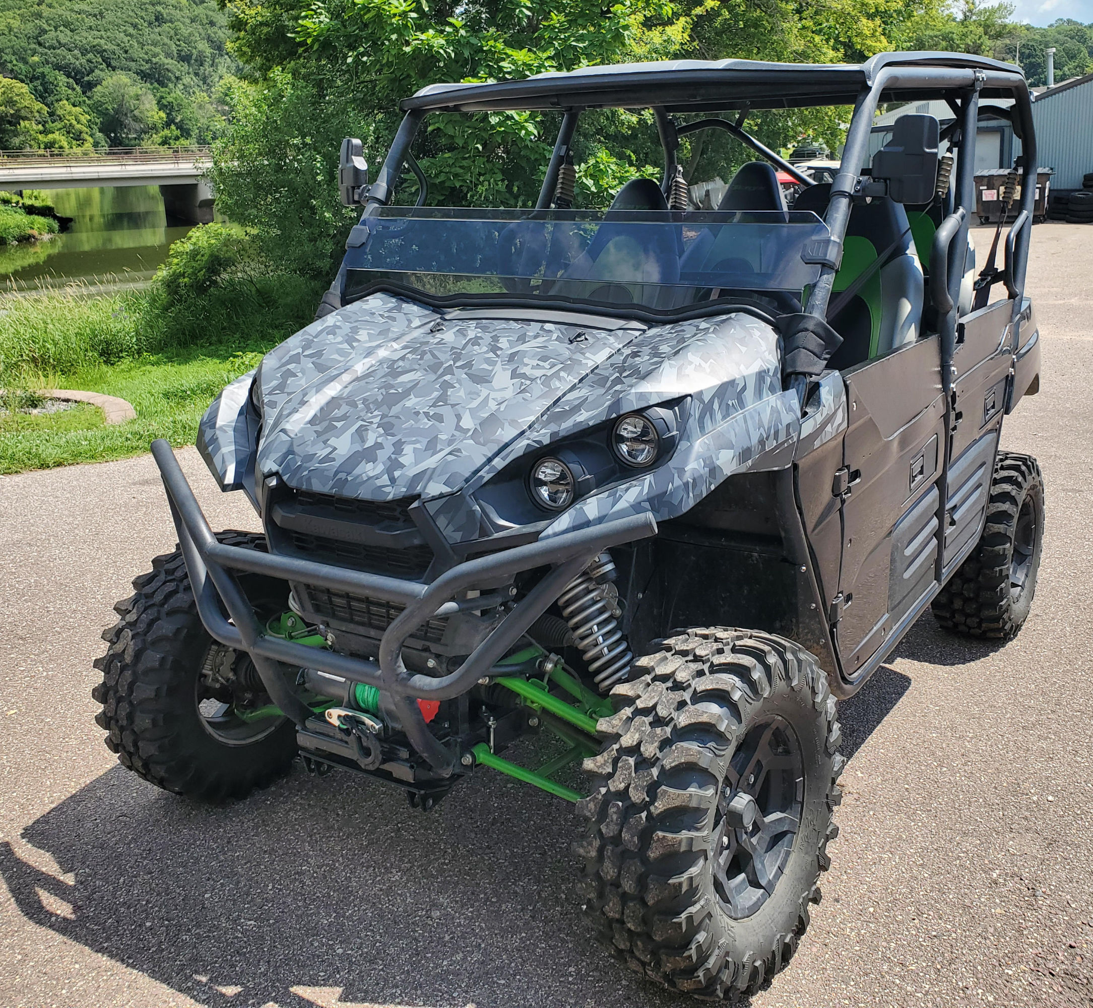 KAW-Teryx4-b